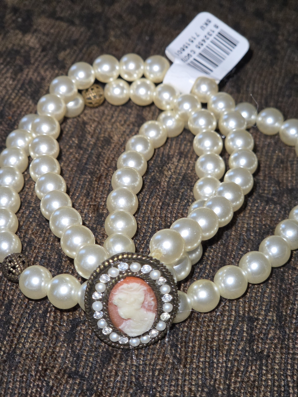 Vintage-Inspired Pearl Cameo Bracelet - Ivory Pearls